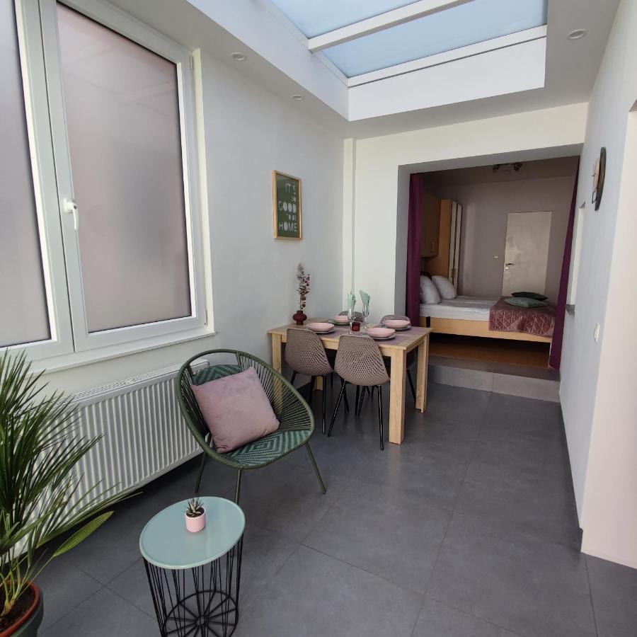 Apartment Villa Ksenija Oostende Exteriör bild