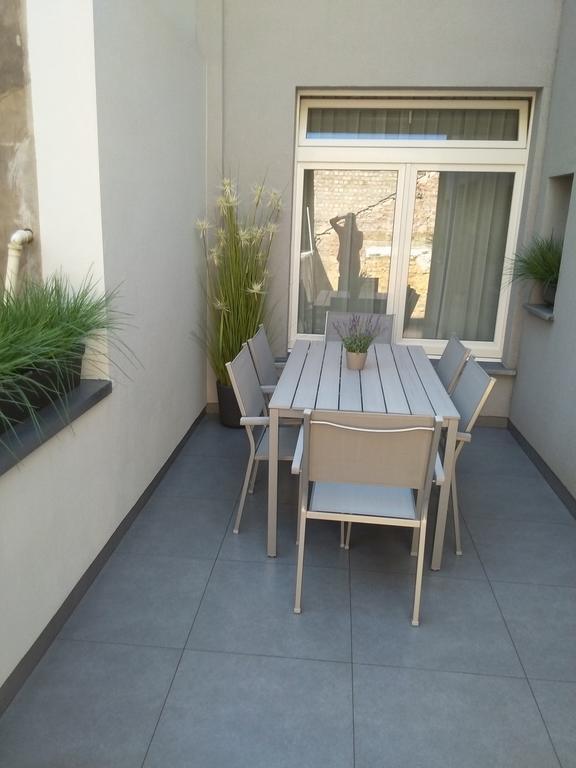 Apartment Villa Ksenija Oostende Exteriör bild