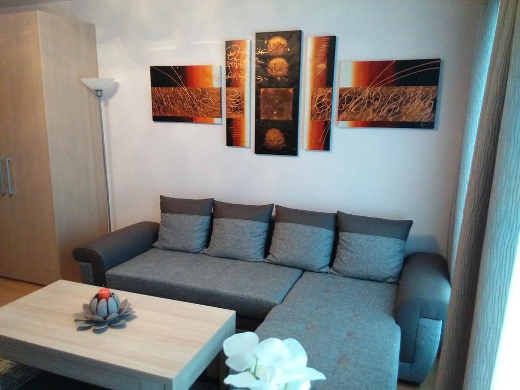 Apartment Villa Ksenija Oostende Rum bild