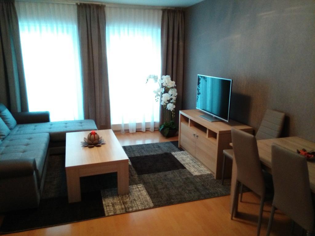 Apartment Villa Ksenija Oostende Rum bild