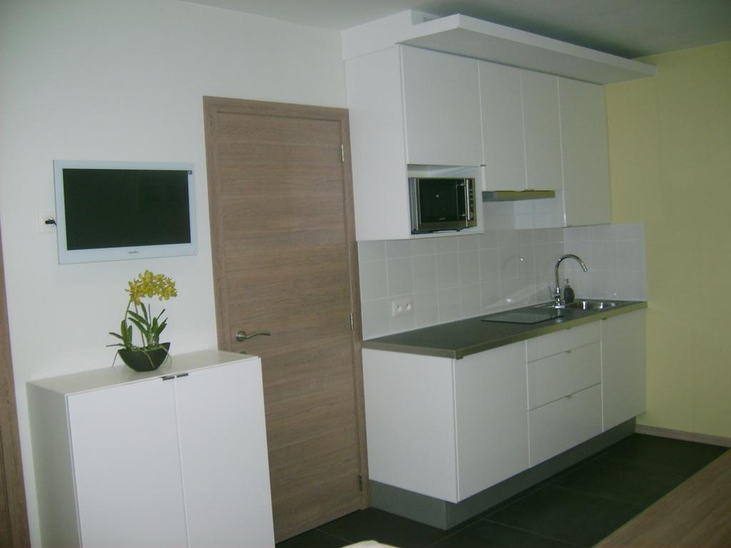 Apartment Villa Ksenija Oostende Rum bild